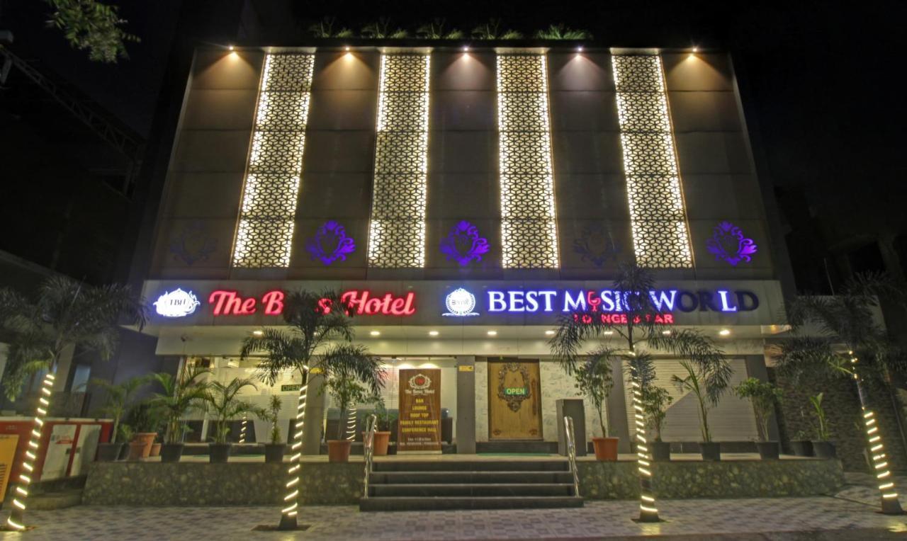ホテル Treebo The Boss Rāipur エクステリア 写真